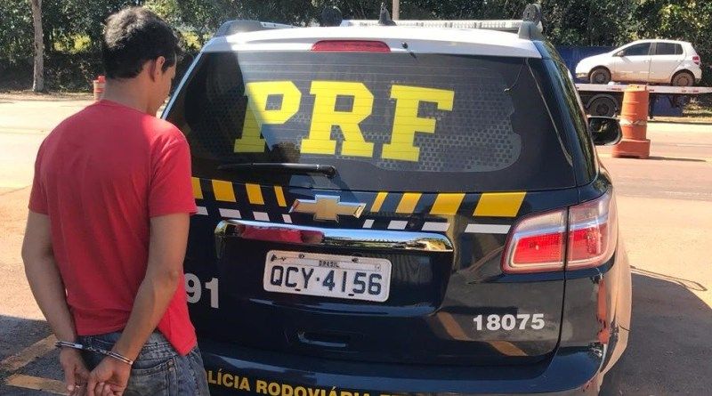 Homem Preso Pela Prf Carro Roubado Pol Cia Gazeta Mt