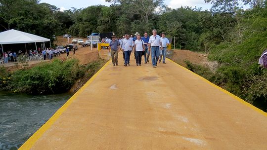 Prefeitura Inaugura Ponte De Concreto Sobre O Rio Suspiro Dia A Dia