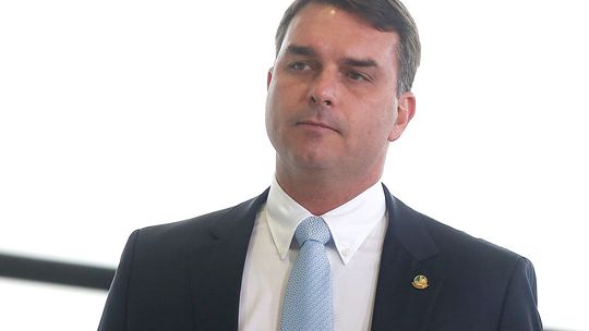 Flávio Bolsonaro deve depor ao MPF sobre vazamento da PF na operação