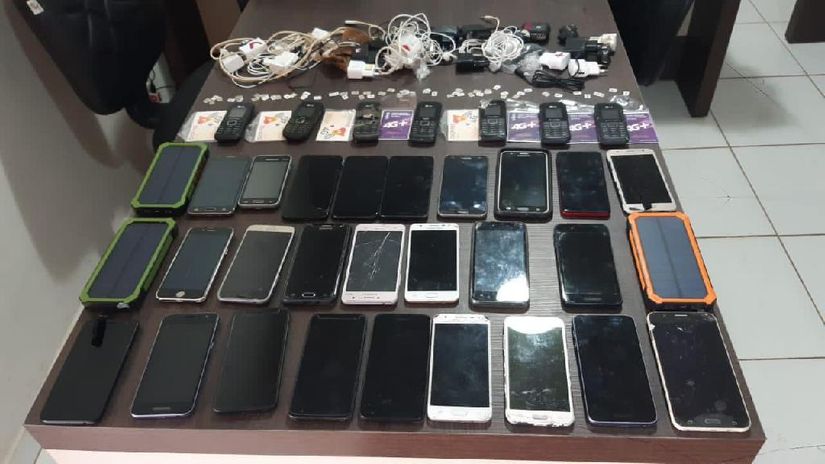 Policiais Penais Da Mata Grande Apreendem Mais De 30 Celulares Em Dois