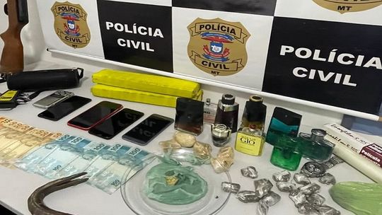 Pol Cia Civil Prende Traficantes Em Resid Ncia Utilizada Por Fac O