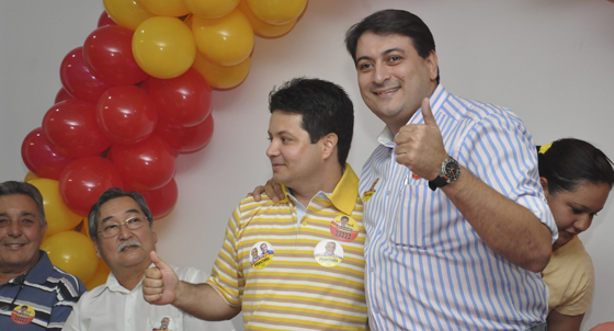 Doutor Jos&eacute; Felipe abra&ccedil;a campanha de F&aacute;bio Cardozo (PPS) - Foto: Marcos Magalh&atilde;es