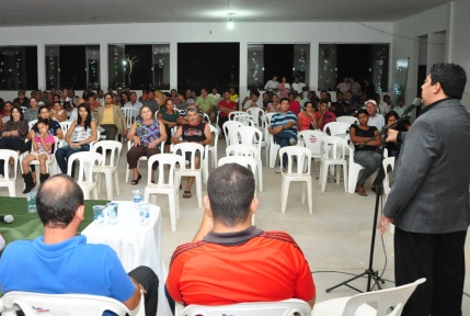 Foto - Assessoria Ananias ouviu moradores e prometeu atender reivindicações