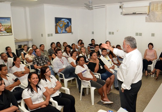 Percival falou sobre as suas propostas para melhorar a cidade, ouviu sugest&otilde;es e reivindica&ccedil;&otilde;es, bem como recebeu manifesta&ccedil;&otilde;es de apoios