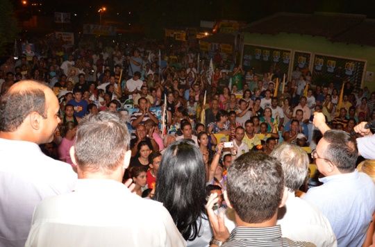 Multid&atilde;o acompanhou com&iacute;cio na regi&atilde;o da Vila Cana&atilde;