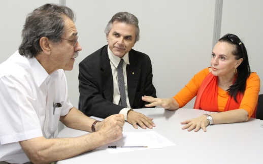 Ex-senadora Serys Slhessarenko tamb&eacute;m particiou da reuni&atilde;o no diret&oacute;rio nacional do PT