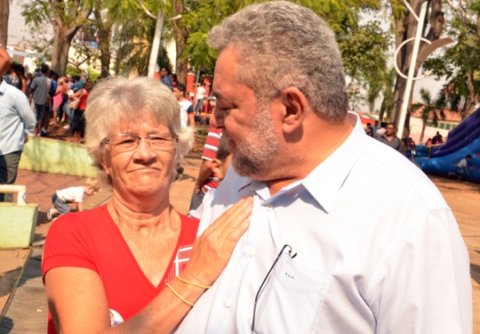 Percival se misturou ao p&uacute;blico e cumprimentou com eleitores