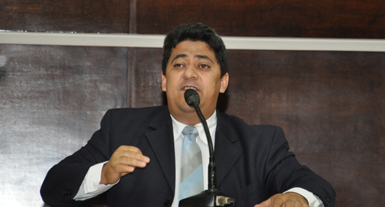 Prefeito disse que apoio dos vereadores &eacute; fundamental para superar momento cr&iacute;tico (Foto: Marcos Magalh&atilde;es)