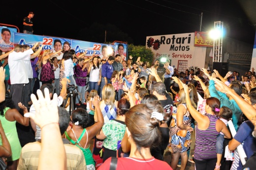 Milit&acirc;ncia prestigiou inaugura&ccedil;&atilde;o do novo comit&ecirc;