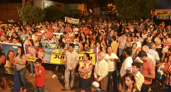 Grande p&uacute;blico durante o discurso do candidato Percival Muniz (PPS) - Foto: Macsuel Oliveira