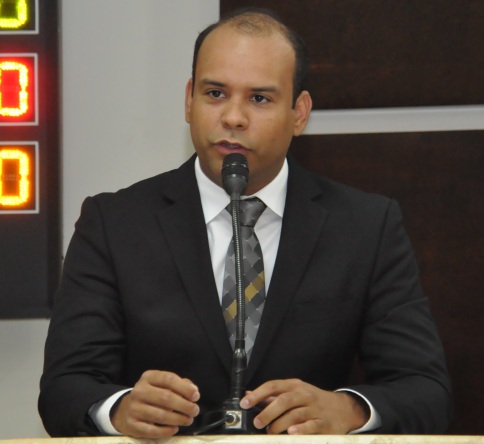 Thiago Muniz acredita que conseguir&aacute; o apoio necess&aacute;rio para abirr a CPI no ano que vem