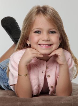 Com apenas 5 anos, Eduarda &eacute; a Mini Miss Brasil, em outras palavras, a menina mais linda do pa&iacute;s - Foto: Divulga&ccedil;&atilde;o