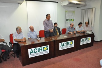 Empres&aacute;rios defenderam redu&ccedil;&atilde;o de impostos e da burocracia