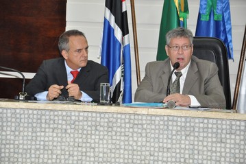 Nem a presen&ccedil;a do Prefeito durante a sess&atilde;o revertou parecer (Foto: Marcos Magalh&atilde;es)