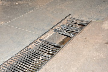 Grade de "prote&ccedil;&atilde;o" da rede pluvial