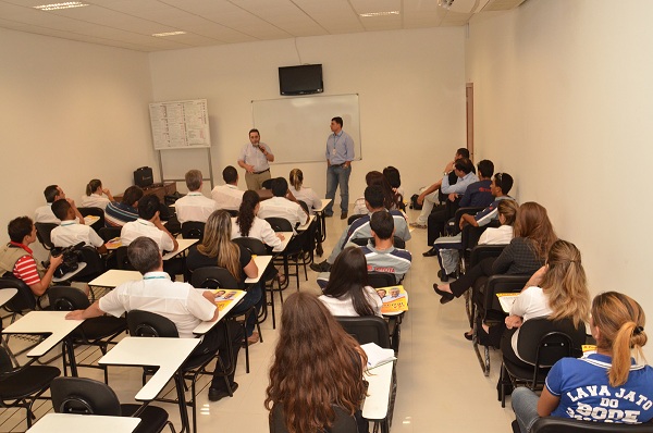 Durante reuni&atilde;o, Rog&eacute;rio ressaltou sua parceria com Percival, argumentando que eles s&atilde;o bem distintos e com caracter&iacute;sticas que se equilibram e complementam - Foto: Assessoria