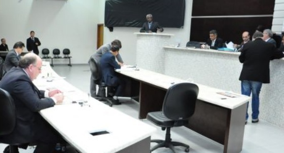 Vota&ccedil;&atilde;o do Or&ccedil;amento para 2013 ser&aacute; conclu&iacute;da na semana que vem