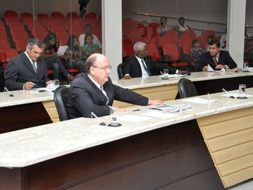 Duas emendas s&atilde;o de autoria de todos os vereadores