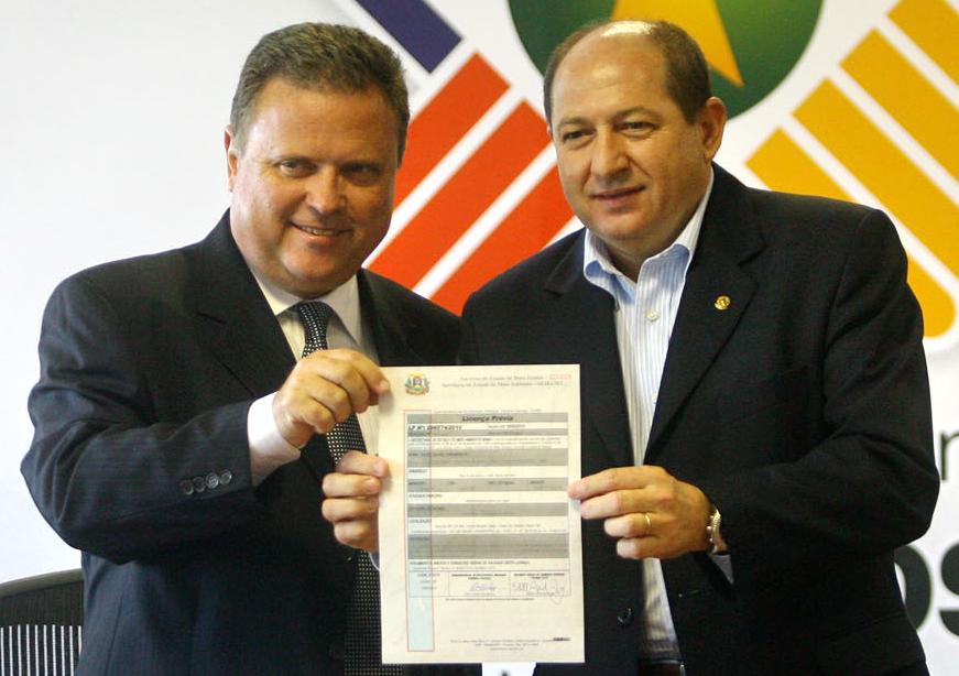Na reportagem do jornal O Globo, o senador foi citado como 'cabo eleitoral' do ex-Dnit, Luiz Antonio Pagot - Foto: Reprodu&ccedil;&atilde;o 