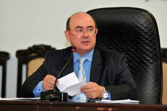 O deputado Jos&eacute; Riva apresentou projeto na AL que prev&ecirc; alimenta&ccedil;&atilde;o saud&aacute;vel nas escolas do estado  - Foto Assessoria
