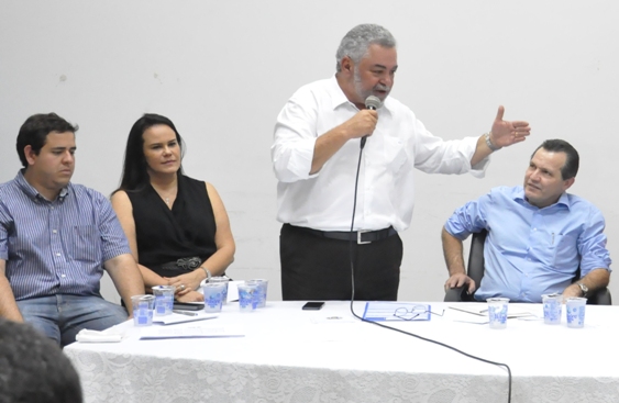 'A gente vai entrar na justi&ccedil;a e evitar essa sangria nos recursos municipais', disse Percival Muniz