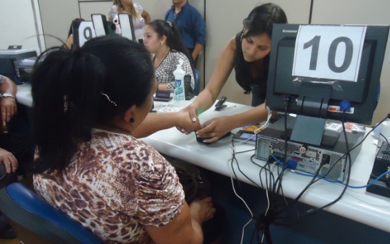 Todos os eleitores devem procurar a Justi&ccedil;a Eleitoral para cadastrar dados biom&eacute;tricos
