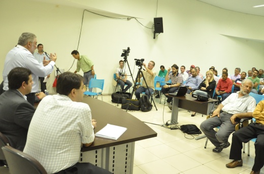 Decis&atilde;o de devolver a obra teve apoio da maioria dos presentes - Foto: Marcos Magalh&atilde;es/GazetaMT