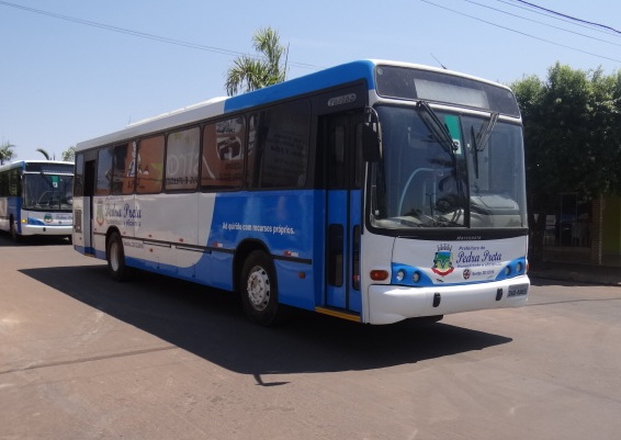 Tamb&eacute;m foram adquiridos dois &ocirc;nibus para transporte de estudantes, inclusive para aqueles que frequentam cursos e faculdades e universidade em Rondon&oacute;polis - Foto Assessoria