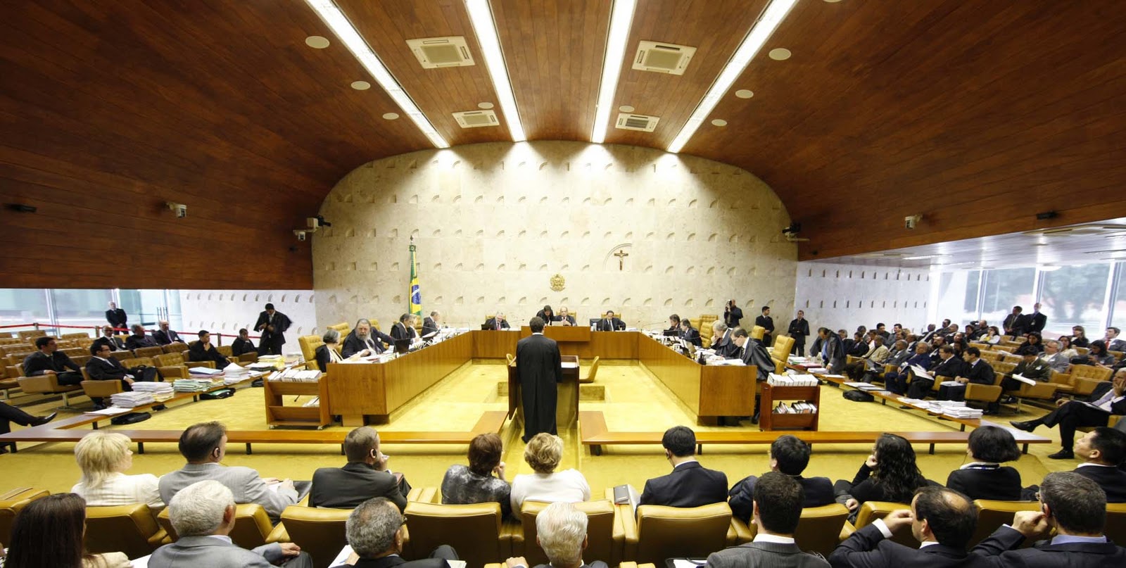 A OAB contesta os artigos da Lei dos Partidos Pol&iacute;ticos e Lei das Elei&ccedil;&otilde;es,que autorizam a doa&ccedil;&atilde;o de recursos de pessoas f&iacute;sicas e jur&iacute;dicas
