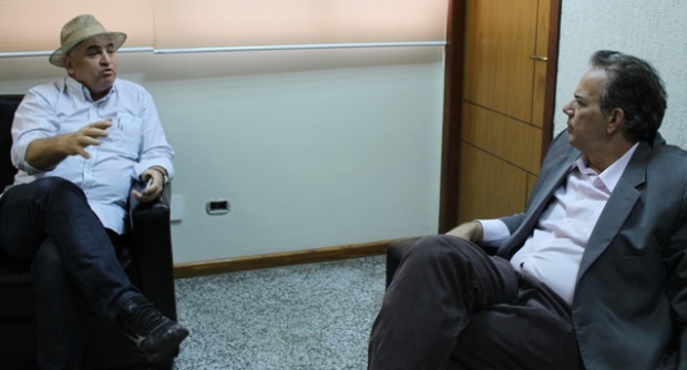 Deputado se reuniu com secret&aacute;rio estadual de Sa&uacute;de na tarde desta segunda-feira