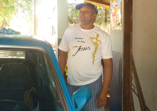 'Chico Doido', que mora h&aacute; mais de 30 anos na regi&atilde;o, quer cobran&ccedil;a da Prefeitura
