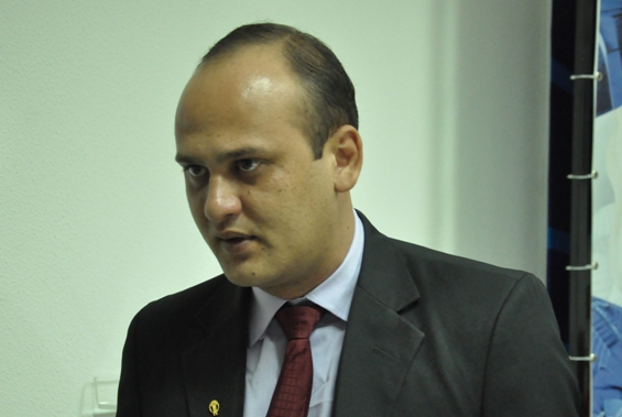 'N&oacute;s queremos dele (Vanzeli) a garantia de que permanecer&aacute; na C&acirc;mara at&eacute; o final das investiga&ccedil;&otilde;es', disse o vereador Roni Magnani - Foto Marcos Magalh&atilde;es/GazetaMT