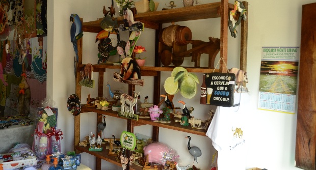 Artes u00e3 que vende produtos no Casario afirma que local precisa de mais divulgaç u00e3o Artesanato Junino Em Feltro ~ Artes u00e3 que vende produtos no Casario afirma que local precisa de mais divulgaç u00e3o