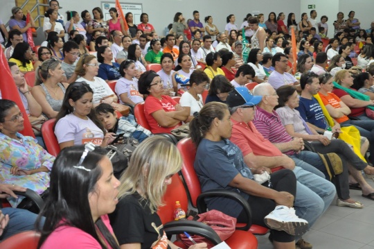 Grevistas acompanharam a sess&atilde;o ordin&aacute;ria realizada na tarde de ontem