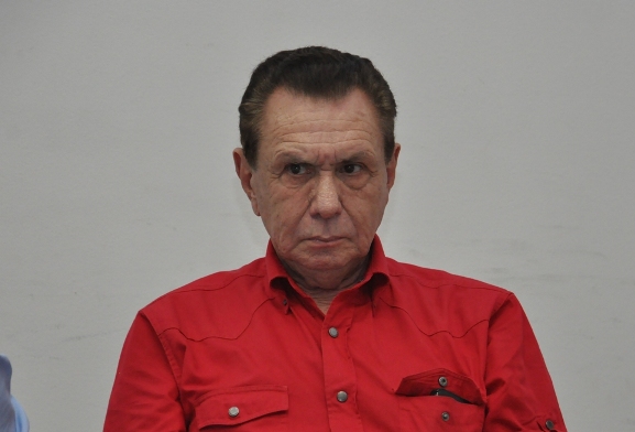 'Eles tem que decidir o que querem da vida', cobrou o cacique peemedebista Carlos Bezerra  - Foto GazetaMT