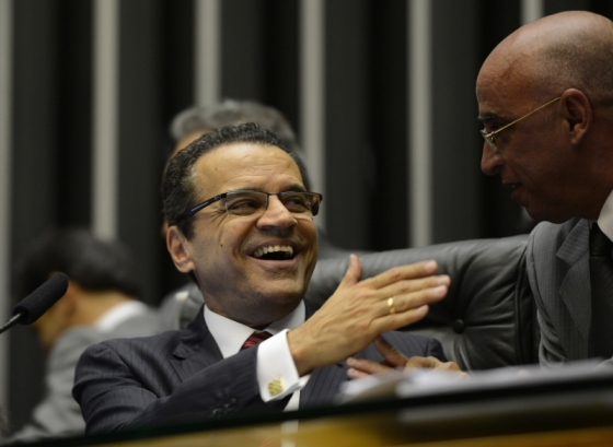 Foto - ABR Henrique Eduardo Alves, presidente da Câmara, comemorou resultado da votação