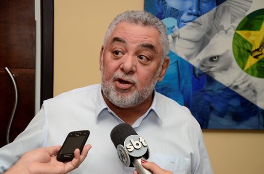 'Com isso, n&oacute;s vamos ter a situa&ccedil;&atilde;o dos servidores definida em forma de carreira, prevista todas as eleva&ccedil;&otilde;es de sal&aacute;rio, de n&iacute;vel, de classe e acabar com as gambiarras', afirmou Percival Muniz - Foto Luan Dourado/GazetaMT