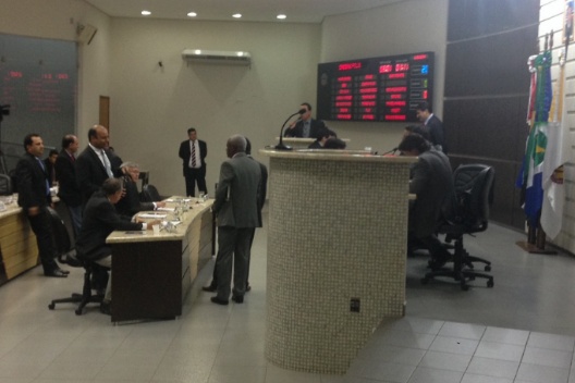 Tentativa de antecipar elei&ccedil;&atilde;o da Mesa Diretora causou pol&ecirc;mica entre os vereadores