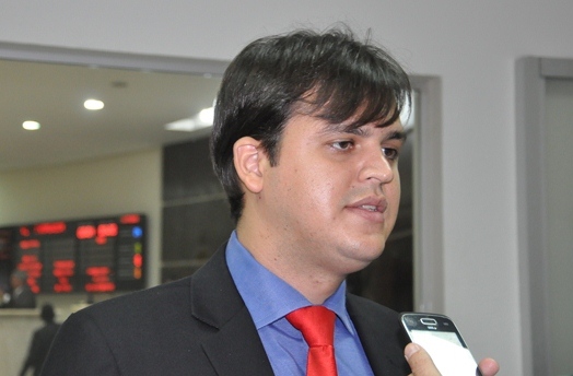 'Esses profissionais iriam para as escolas para dar um apoio na quest&atilde;o de avaliar, diagnosticar e prevenir os problemas na aprendizagem', disse Thiago Silva - Foto GazetaMT