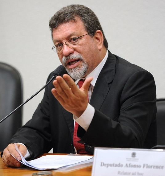 O deputado Afonso Florence (PT/BA), relator interino da CPMI'
