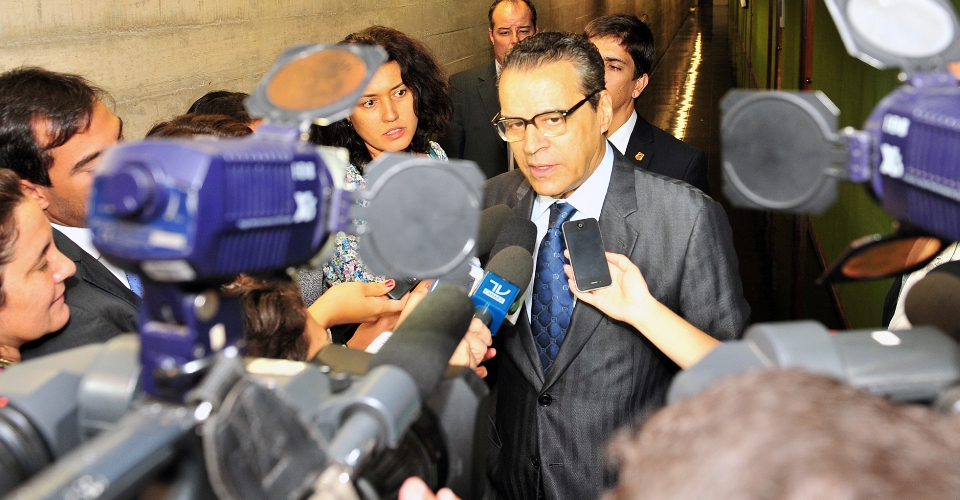 Henrique Eduardo Alves, presidente da C&acirc;mara, quer garantir vota&ccedil;&atilde;o de temas pol&ecirc;micos