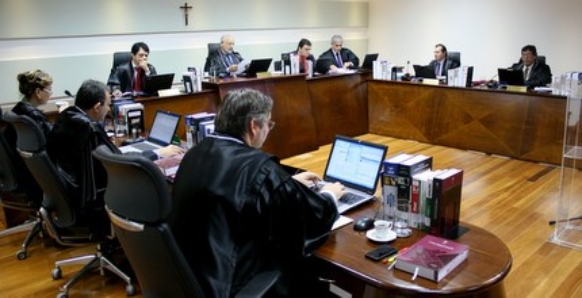 Decis&atilde;o do Tribunal teve quatro votos favor&aacute;veis &agrave; cassa&ccedil;&atilde;o de J&uacute;lio Campos