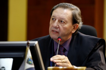 O processo do Secret&aacute;rio Ananias Filho foi relatado pelo conselheiro Jos&eacute; Carlos Novelli