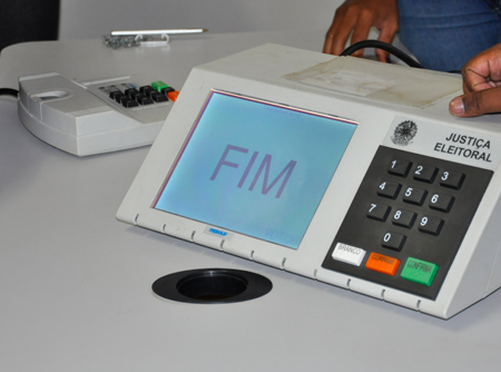 A já tradicional urna eletrônica terá a compania neste pleito da maquina de biometria - Foto: GazetaMT