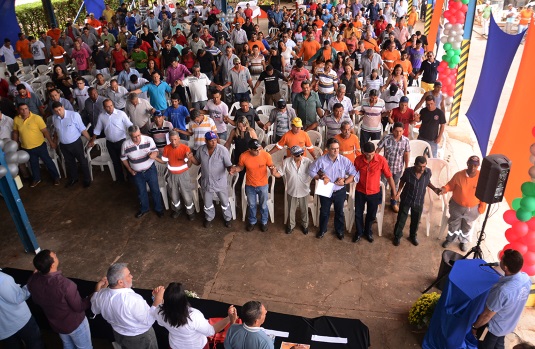 Trabalhadores e autoridades tamb&eacute;m agradeceram a Deus pelas conquistas