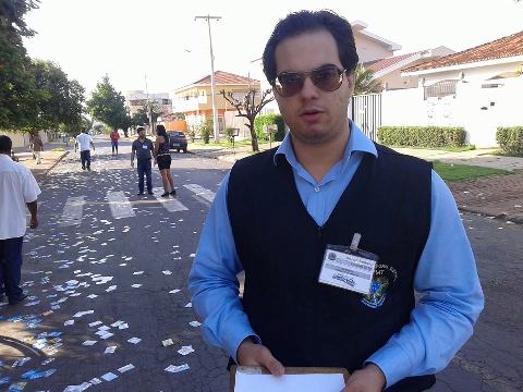 'N&oacute;s vamos fazer a nossa parte, mas isso s&oacute; vai mudar quando os eleitores deixarem de vota nesse tipo de candidatos', alertou o fiscal eleitoral Matheus Klimaschweski - Foto Denilson Paredes/GazetaMT