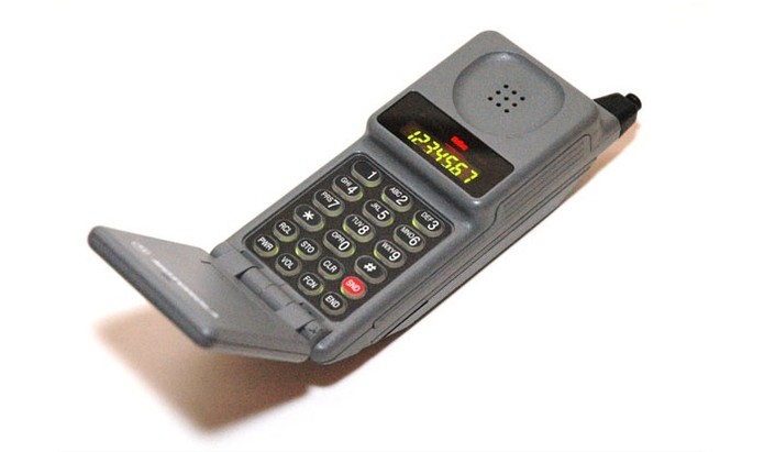 Motorola PT-550 foi o primeiro celular comercializado no Brasil