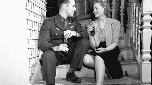 Soldados americanos popularizaram bebida na Europa durante a Segunda Guerra.