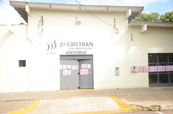 Por conta da p&eacute;ssima estrutura e falta de condi&ccedil;&otilde;es de trabalho, os servidores do Detran constantemente fazem greves e paralisa&ccedil;&otilde;es - Foto GazetaMT