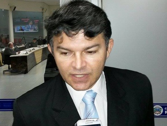 'Fui recebido com muito carinho e ouvi algumas reivindica&ccedil;&otilde;es, principalmente na &aacute;rea da sa&uacute;de e da educa&ccedil;&atilde;o', disse o senador Medeiros - Foto Denilson Paredes/GazetaMT
